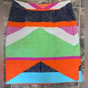 Trina Turk Skirt Pencil Style is a multicolor geometric design and pockets sz 6